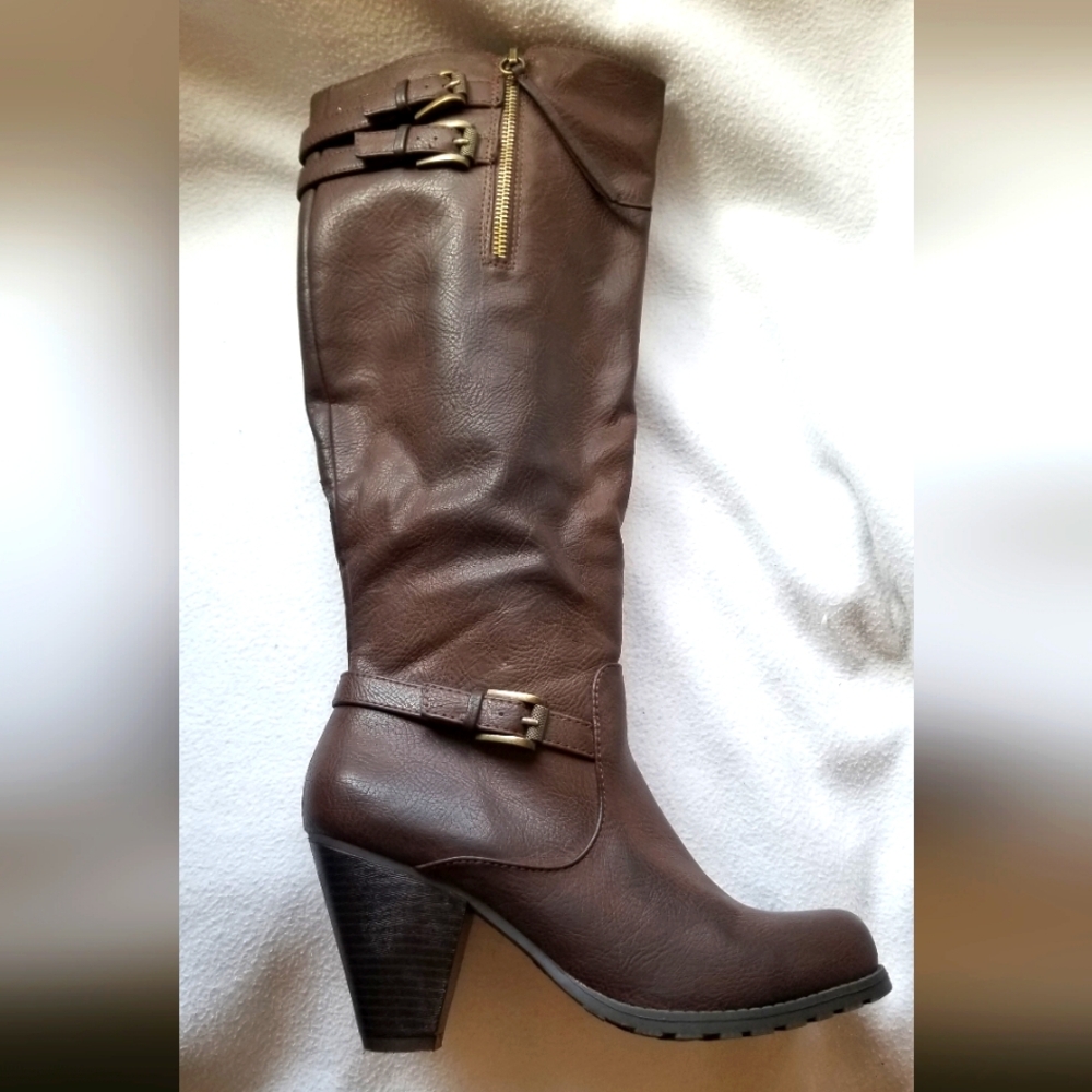 Crown Vintage Womens Tall Brown Boots Size 8 1/2